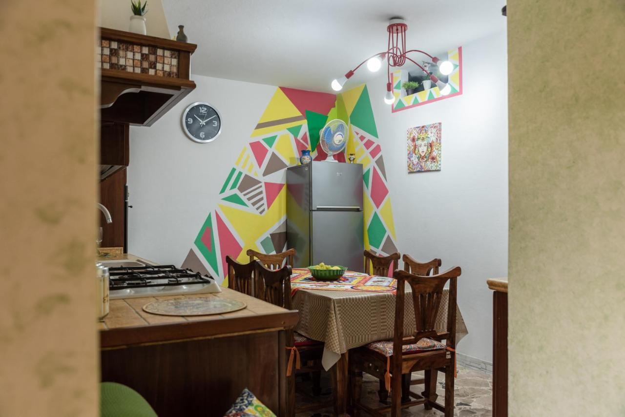 Appartamento Le Rondini Сикулиана Екстериор снимка